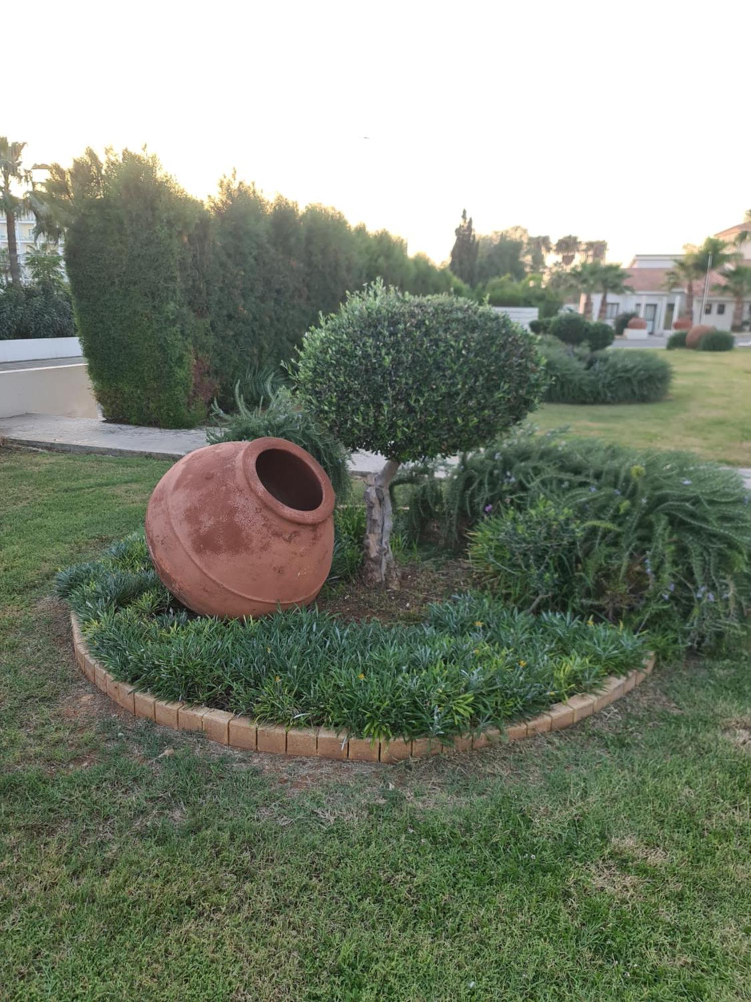 Nissiana Hotel&Bungalows Ayia Napa Bagian luar foto