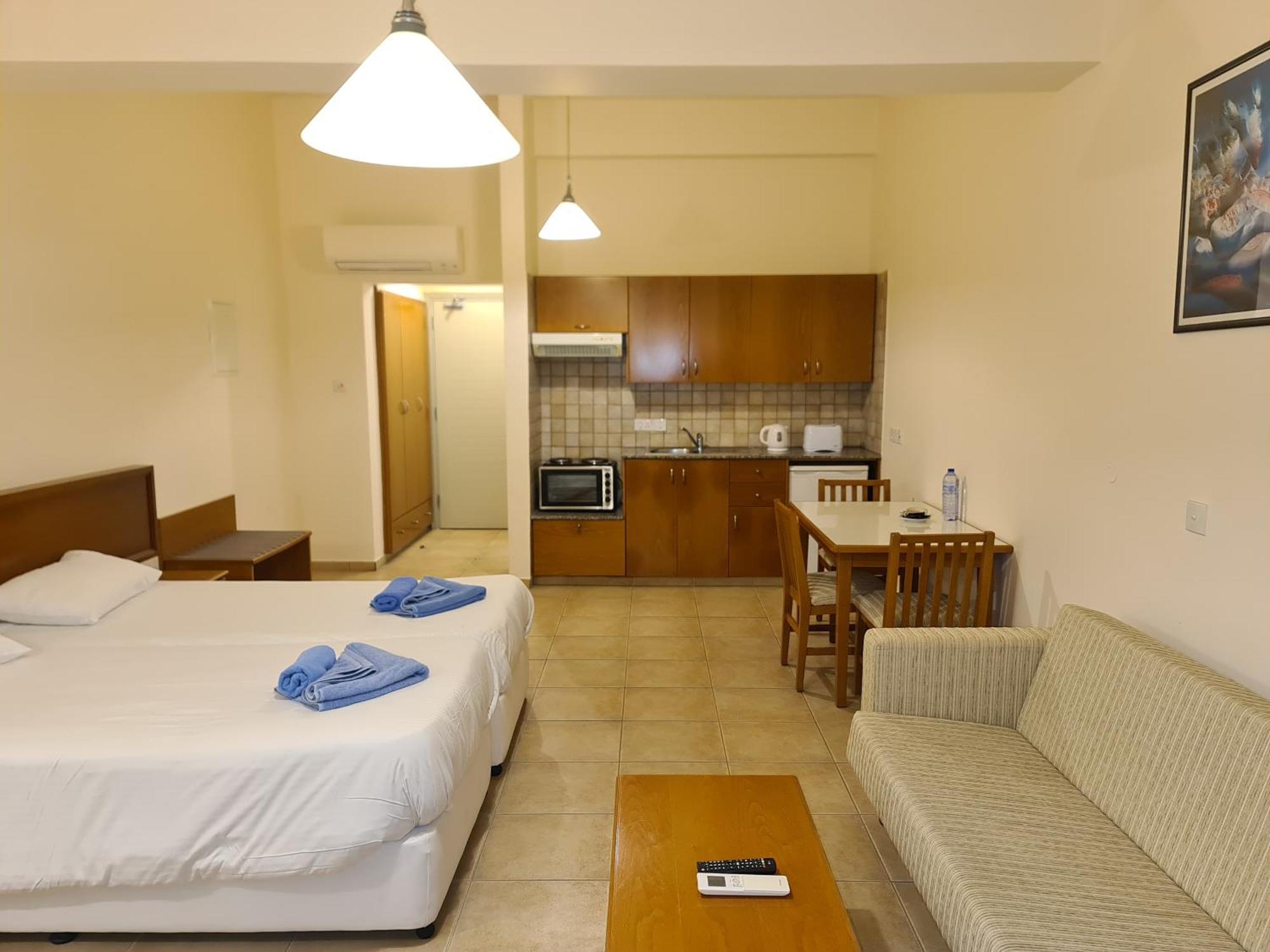 Nissiana Hotel&Bungalows Ayia Napa Bagian luar foto